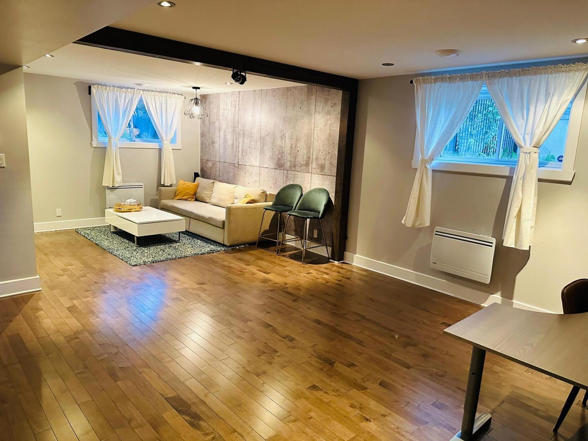Urban Retreat - 2 Bedroom, 3 Beds, 6 Guests, Free Parking Лонгуил Екстериор снимка